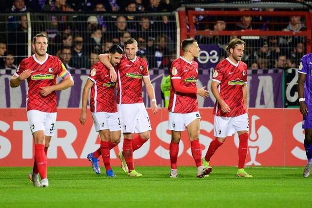欧文末节超神东契奇22+15 独行侠险胜雷霆2-1